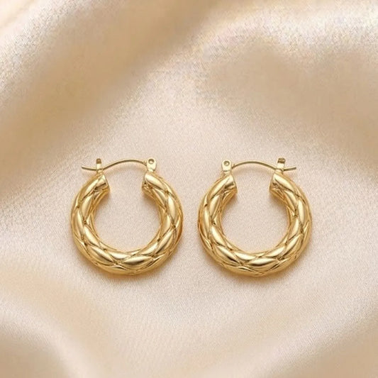Braided hoop earrings, 18k gold plated, made of waterproof, hypoallergenic stainless steel